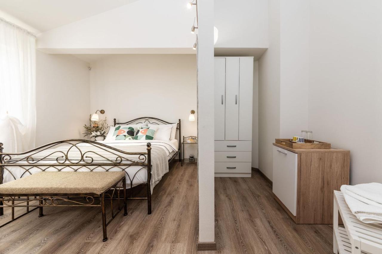 Rooms Karolina Funtana Eksteriør billede